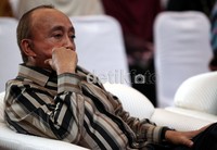 Abdul Latief, hadir tanpa didampingi istrinya Dona Louisa.