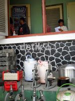 Lahan Bersengketa, Siswa SMA 17 Yogya Belajar di Trotoar