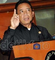 Menko Polhukam Kutuk Penembak Pesawat Trigana di Bandara Mulia