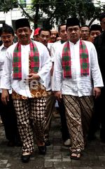 Hendardji-Riza Serahkan KTP Dukungan ke KPUD