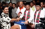 Hendardji-Riza Serahkan KTP Dukungan ke KPUD