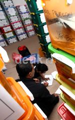 Hendardji-Riza Serahkan KTP Dukungan ke KPUD