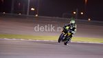 Kalahkan Stoner, Lorenzo Start Terdepan