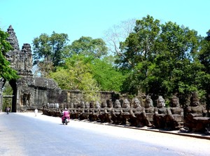 Menjelajahi Kemegahan Angkor Wat