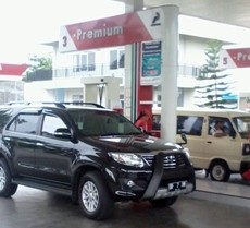 Rahardi Ramelan: Mobil Selain Plat Kuning Dilarang Pakai Premium