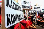 Buruh Tuntut Diangkat Karyawan Tetap