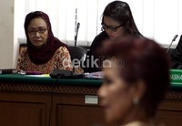 Nunun mendengarkan keterangan yang disampaikan Miranda. Ramses/detikcom.