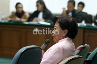 Selain Miranda, hadir 4 saksi lainnya salah satunya Sekjen DPR Nining Indra Saleh. Ramses/detikcom.