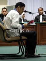 Nazaruddin Bacakan Pledoi