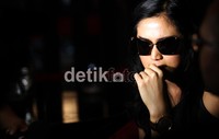 Meskipun tak ada satu orangpun yang tahu apakah Olga dan Jessica berpacaran, kedua terlihat sangat akrab dan intim.