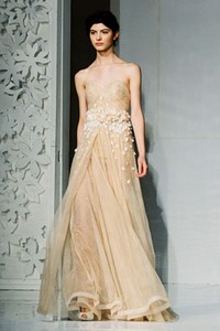 Sapto Djojokartiko Bride and Evening Collection 2012-2013 Bazaar Wedding Exhibition 2012 at The Ballroom Ritz-Carlton. Pacific Place. Jakarta. [Foto: Mohammad Abduh/Wolipop]