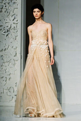 Sapto Djojokartiko Bride and Evening Collection 2012-2013 Bazaar Wedding Exhibition 2012 at The Ballroom Ritz-Carlton. Pacific Place. Jakarta. [Foto: Mohammad Abduh/Wolipop]