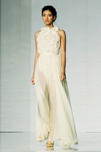 Sapto Djojokartiko Bride and Evening Collection 2012-2013 Bazaar Wedding Exhibition 2012 at The Ballroom Ritz-Carlton. Pacific Place. Jakarta. [Foto: Mohammad Abduh/Wolipop]