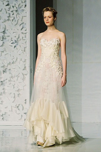 Sapto Djojokartiko Bride and Evening Collection 2012-2013 Bazaar Wedding Exhibition 2012 at The Ballroom Ritz-Carlton. Pacific Place. Jakarta. [Foto: Mohammad Abduh/Wolipop]