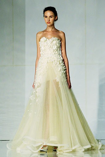 Sapto Djojokartiko Bride and Evening Collection 2012-2013 Bazaar Wedding Exhibition 2012 at The Ballroom Ritz-Carlton. Pacific Place. Jakarta. [Foto: Mohammad Abduh/Wolipop]