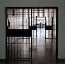  Serahkan Diri ke LP Cipinang, Agusrin Dikawal 10 Pria Berbadan Besar