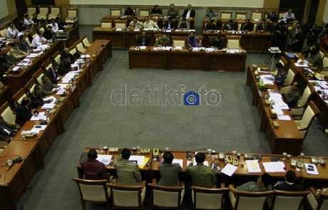 9 Fraksi Belum Sepakat, Paripurna RUU Diprediksi Molor