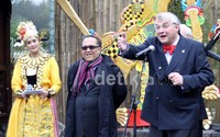Wakil Menteri Pariwisata dan Ekonomi Kreatif Sapta Nirwandar bersama CEO Floriade Paul Beck membuka secara resmi Paviliun Indonesia.