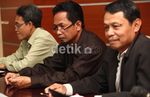 Keluarga Guru yang Tergulung Ombak Dapat Beasiswa