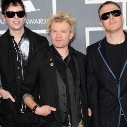 Sum 41 Dedikasikan Konser di Jakarta untuk Fans yang Meninggal