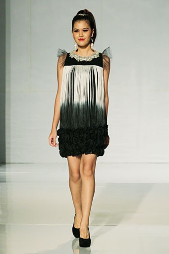 Adjie Notonegoro Its Me. Bazaar Wedding Exhibition 2012 at The Ballroom Ritz-Carlton Pacific Place. Jakarta. [Photo: Mohammad Abduh/Wolipop]