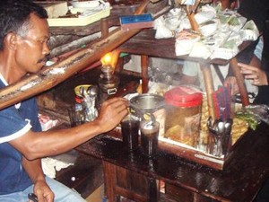 Angkringan Vs Lesehan Jogja