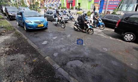 Jalanan Bergelombang dan Berlubang di Jakarta, Pengendara Dihimbau Waspada