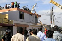 4 Orang yakni 1 kru dan 3 polisi terluka dalam insiden ini. REUTERS/Enrique Castro-Mendivil.