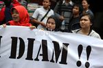Mahasiswa Perbanas Demo Manajemen Kampus