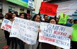 Mahasiswa Perbanas Demo Manajemen Kampus