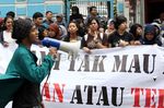 Mahasiswa Perbanas Demo Manajemen Kampus
