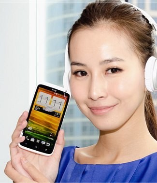 9 Ponsel Android & Windows Berlayar Cemerlang
