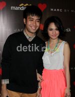 Ciee..Andien Gandeng Vidi Aldiano