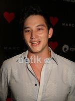 Mike Lewis Si Duda Keren