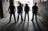 Lagu galau tentang percintaan itu diubah total dengan nuansa yang lebih gelap sehingga bercitarasa rock.