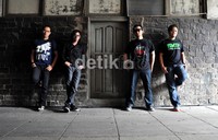The Fly meluncurkan album terbarunya A New Beginning from Another Beginnings End pada akhir 2011 lalu.