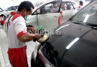 Dalam program Expess Body and Painting, juga bisa menyelesaikan permasalahan yang terdapat di body kendaraan dalam kurun waktu 8 jam saja.