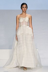 Jeffry Tan Special Celebration 2012 Collection. Bazaar Wedding Exhibition 2012 at The Ballroom Ritz-Carlton. Pacific Place. Jakarta. [Foto: Mohammad Abduh/Wolipop]