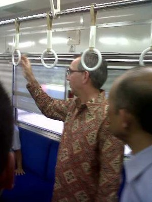 Dubes AS Naik KRL ke Bekasi Karena Lebih Cepat dari Mobil