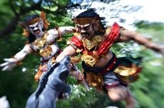Mengikuti Kemeriahan Pawai Ogoh-ogoh di Denpasar