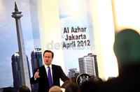 Meski berbagai kasus belum selesai seperti GKI Yasmin, Ahmadiyah dan penyerangan Pondok Pesantren Syiah di Madura, David Cameron menyatakan kekagumannya terhadap kerukunan antar umat beragama di Indonesia.