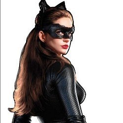 Catwoman Tampilkan Aura Perempuan Pembunuh di Dark Knight Rises