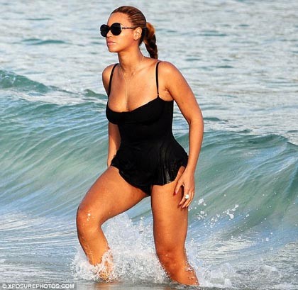 Beyonce Pamer Tubuh Seksinya Usai Melahirkan Beyonce Pamer Tubuh Seksinya Usai Melahirkan