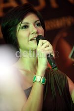 Diputus Juna, Aline Adita Makin Cantik