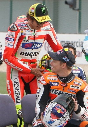 Rossi Bandingkan Laju Dirinya dengan Stoner di Ducati