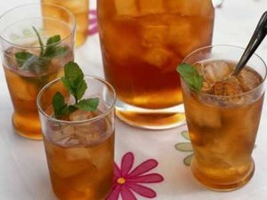 Yuk, Minum Es Teh Agar Gigi Tak Berlubang!