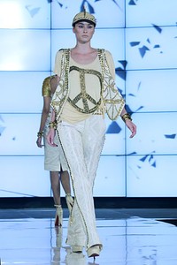 Priyo Oktaviano Noir et Blanc The Ultimate Style. Fashion Nation 2012 for Audi Fashion Sixth Nation at Senayan City. Jakarta. [Foto: Mohammad Abduh/Wolipop]