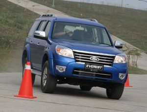Ford Ajari Pengguna Mobil Cara Nyetir yang Tepat