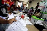 Takut Palsu, KTP Pendukung Faisal & Hendardji Dicek