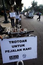 Foke Diminta Kembalikan Fungsi Trotoar